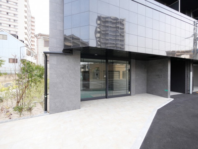 【エントランス】 | 東三国Noah | 落ち着いたエントランスです