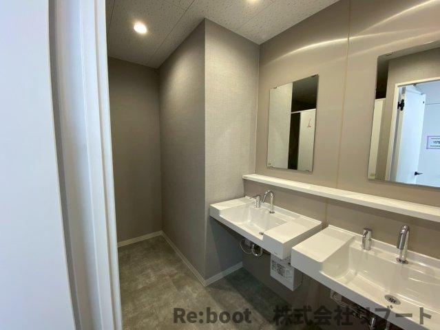 アイ・エス・ワイ国際ビルのトイレ