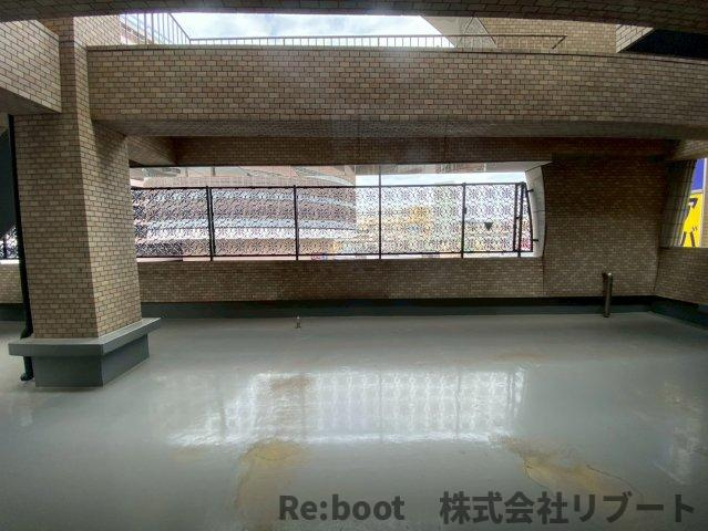 アイ・エス・ワイ国際ビルのバルコニー