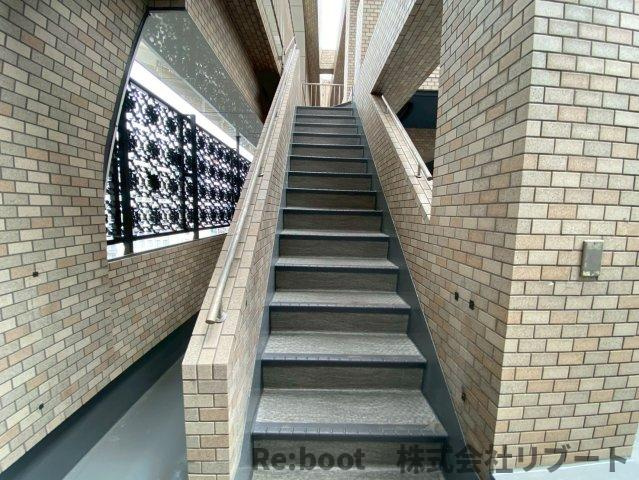 アイ・エス・ワイ国際ビルのバルコニー