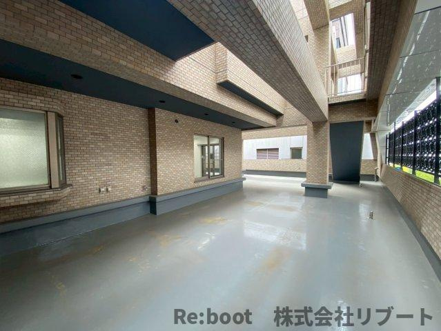 アイ・エス・ワイ国際ビルのバルコニー