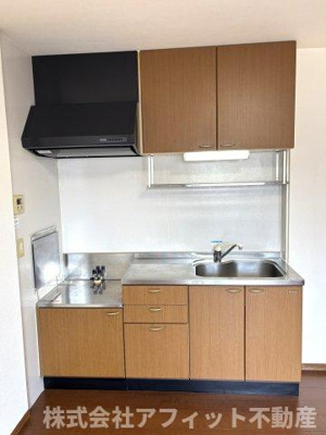 【キッチン】 | ハピネス山田 Ｂ | 吊戸棚付きキッチン