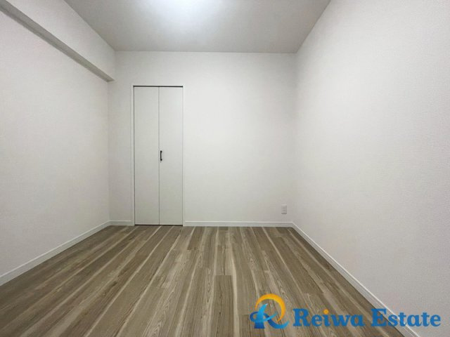 松濤ハイツの洋室