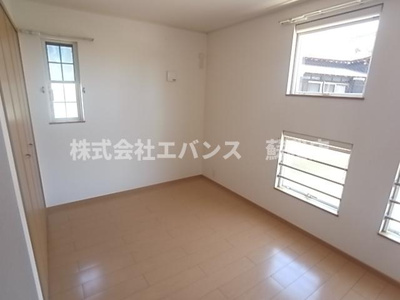 【寝室】 | ラフレシールメゾン | 広くて明るい寝室