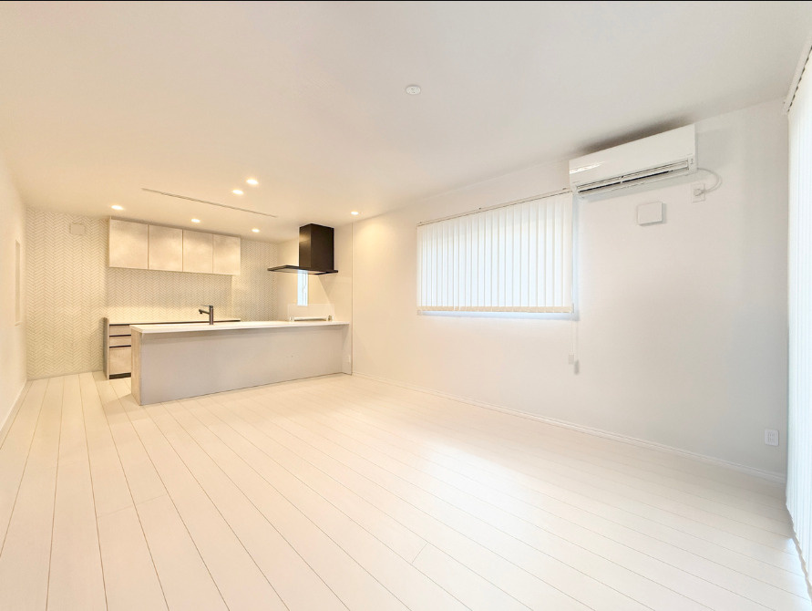 中央区中沢町の居間・リビング|家具を消してみました。イメージ画像です。