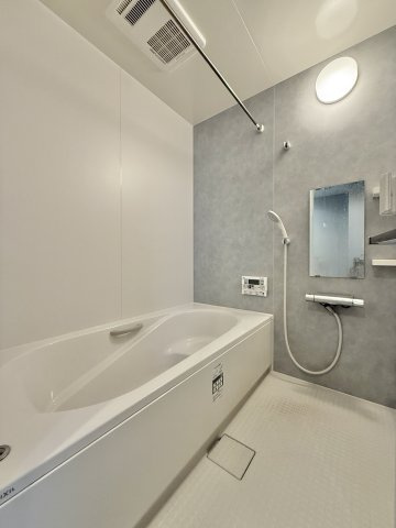 中央区中沢町の浴室|一日の疲れを癒してくれるホッとできる空間です。
お子様と入浴してもゆとりある広さです。
