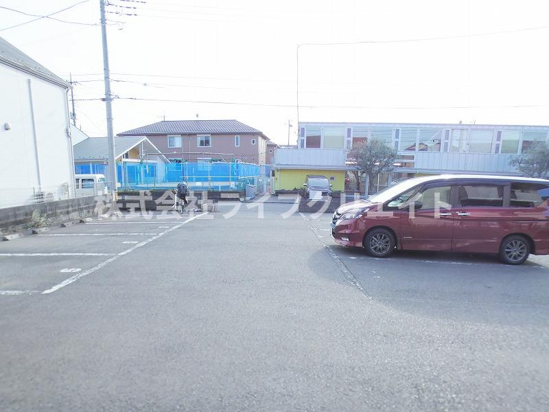 プランドールの駐車場