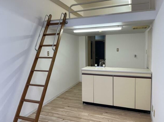 新潟県新潟市東区　1棟アパートの内装