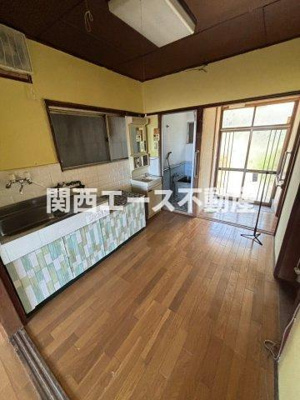  | 上六万寺町貸家