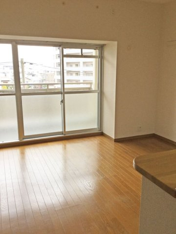 大阪市平野区喜連西３丁目の賃貸マンションの居間・リビング