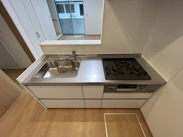 デュオ愛宕町のキッチン|コンパクトなキッチンで掃除もラクラク
※反転の場合がございます