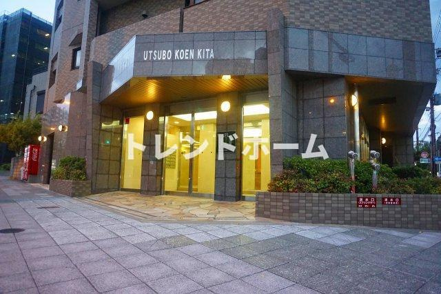 リーガル靭公園北のエントランス|選べる家電プランあり！！