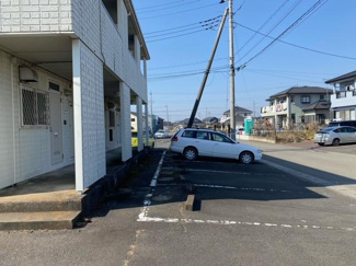 【駐車場】