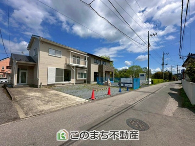 【前面道路含む現地写真】 | 高根沢町宝積寺中古戸建 | 前面道路は広々としてます！運転が苦手な方でもお車の出し入れ簡単で安心です☆
