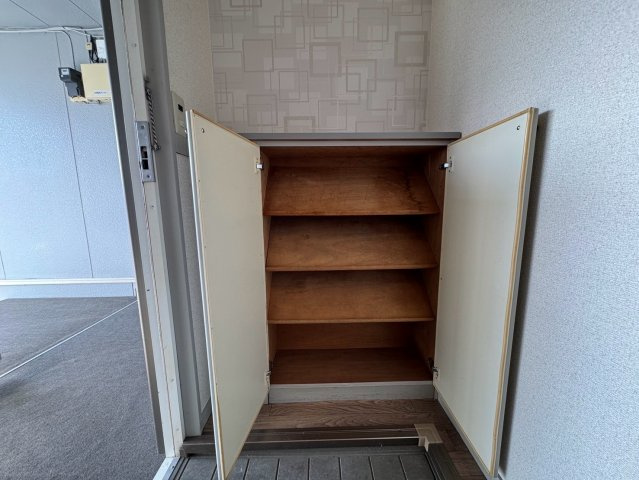サンライフN錦A棟の収納|下駄箱です