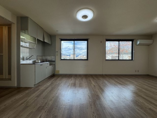 サンライフN錦A棟の居間・リビング|使いやすい居間です