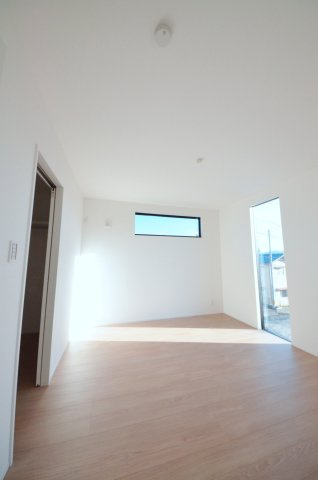 船越二丁目の洋室