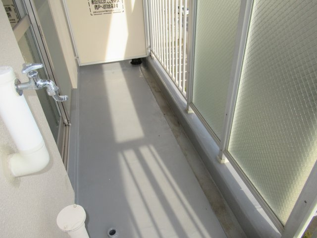 兵庫県公社　東垂水（１・２）４A号棟のバルコニー|バルコニーは南むきです