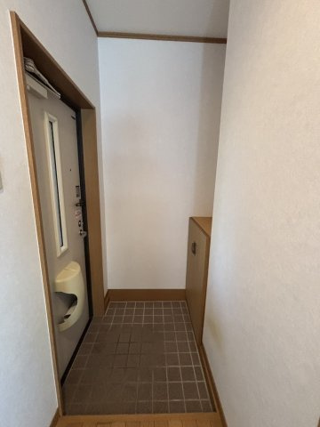 グレイス愛野Ｂ棟の玄関