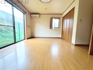 リラックスできるプライベート空間で、快適な睡眠をサポート。個人の好みに合わせたインテリアや寝具で心地良さを追求。プライベートな時間を過ごし、リフレッシュする場所におすすめです。