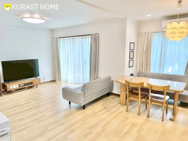 宇治市平尾台4丁目　中古戸建の居間・リビング