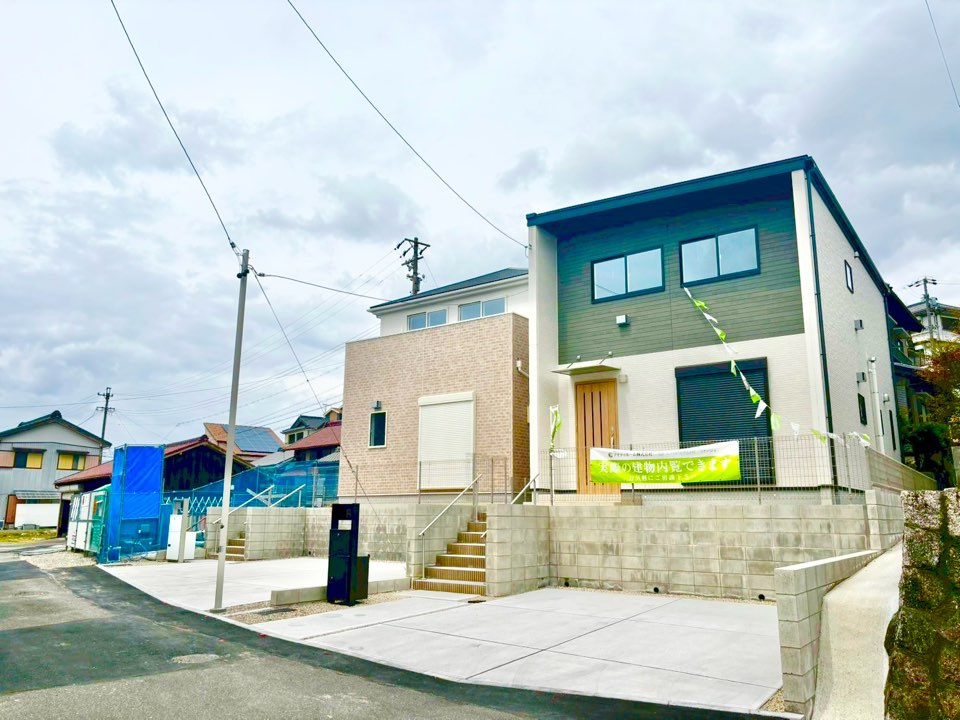 リナージュ東海市富木島町23-1期　全3棟　新築戸建の前面道路含む現地写真