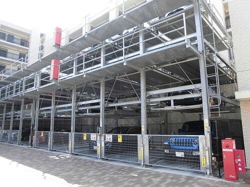 ライオンズ芦屋グランフォートの駐車場