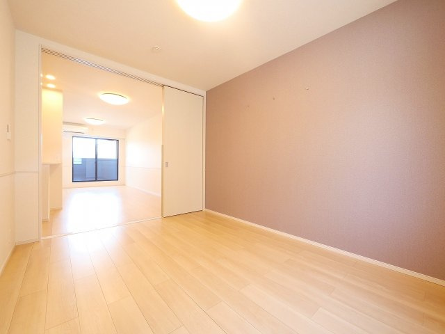 カーサ　サリチェの洋室|個人の部屋や寝室として使える洋室です