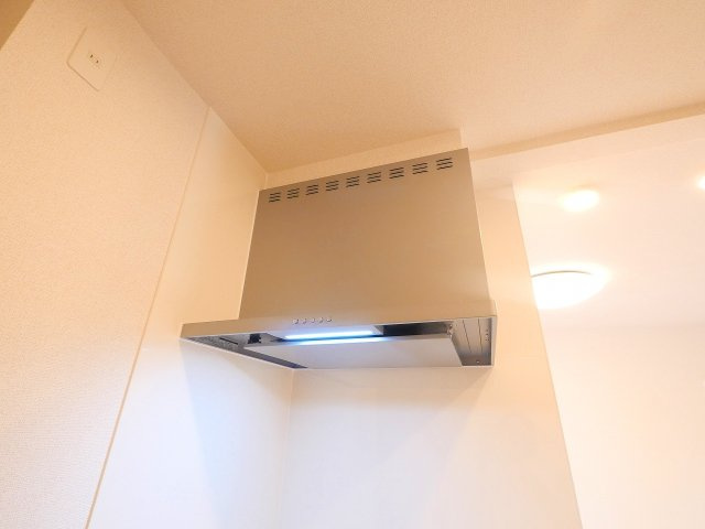 カーサ　サリチェのキッチン|キッチンには換気扇がついてます