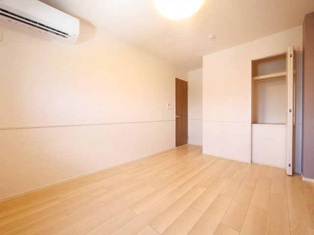カーサ　サリチェの寝室|エアコン付きの寝室です