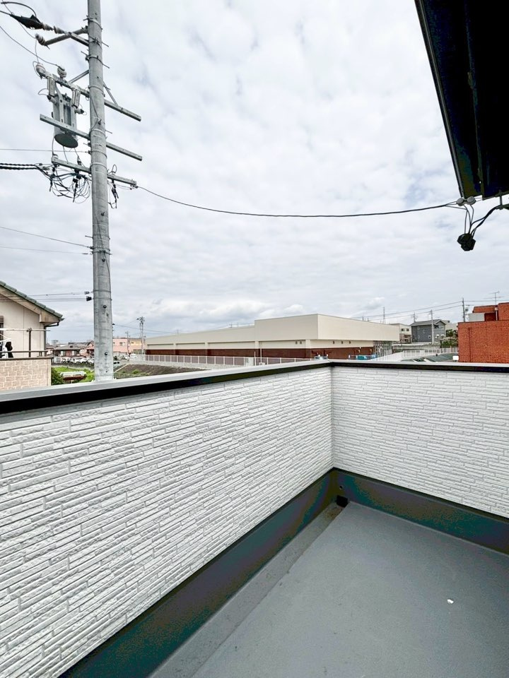 Terrechez東海市加木屋町4期　全3棟　新築戸建　②号棟のバルコニー