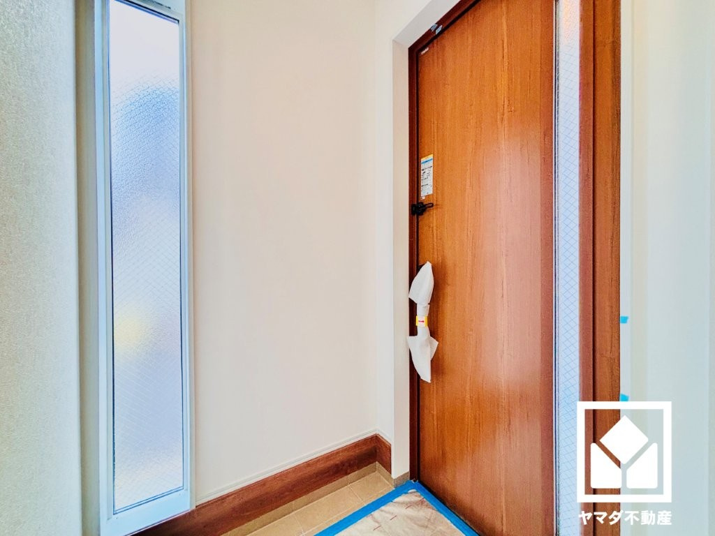 宇治市大久保町旦椋　3号棟の玄関