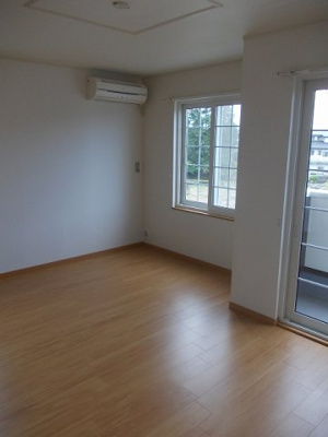 【居間・リビング】 | ホワイトリ－フⅢ | ゆったりとした居間です