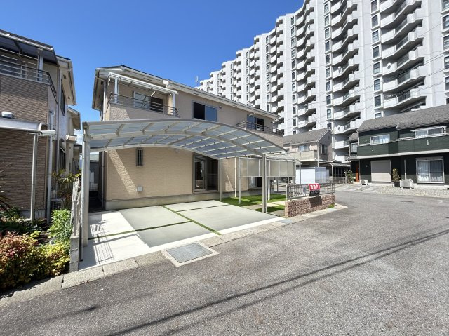 ◆リフォーム済み◆敷地広々４５坪◆角地で陽当たり・通風良好◆４LDK◆駐車４台可能◆守山市水保町の外観|外観