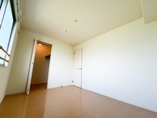 コモド伊勢崎Ⅱの洋室