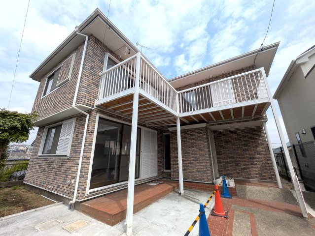 西海岸にあったらドンピシャな雰囲気醸し出す【旭区上白根２丁目】リフォーム戸建の外観|外観です