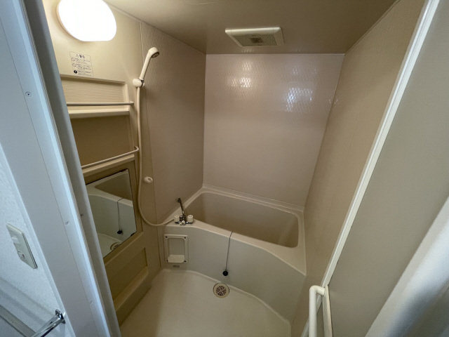 メルフィール岡本の浴室