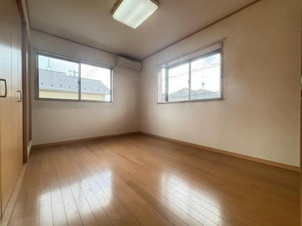 【中古】入間郡毛呂山町下川原中古住宅の洋室|2F南西 6帖洋室です☆