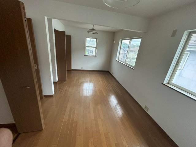 八街市雁丸　中古戸建の洋室