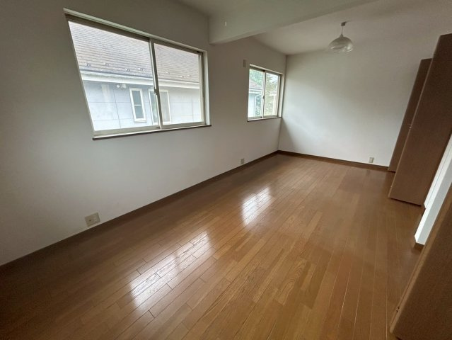 八街市雁丸　中古戸建の洋室
