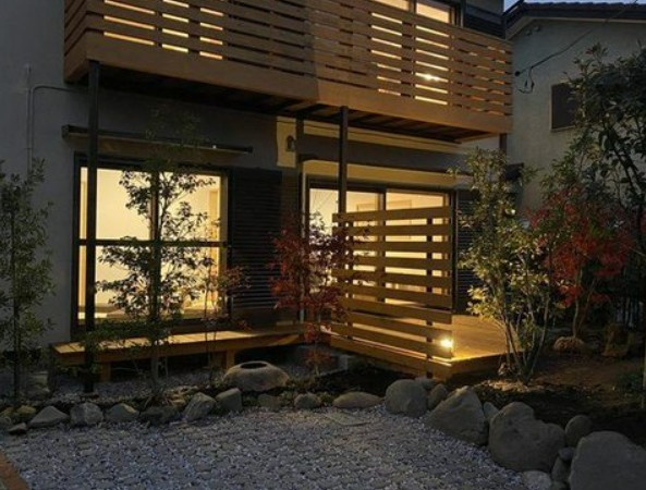 【中古】比企郡川島町八幡中古住宅の庭|夜のお庭の様子♪