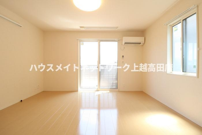 プリマクラッセの居間・リビング|ＬＤＫ