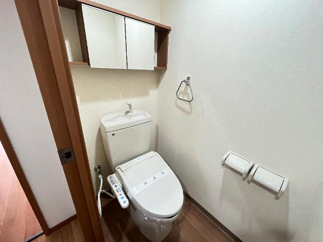 ヴィラ　ビアンカのトイレ|シャワー付トイレ