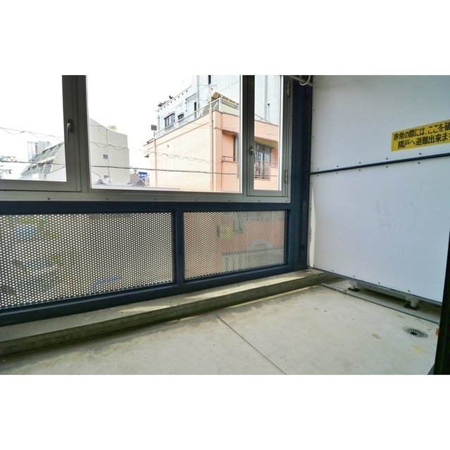 ＡＲＲＯＷ・ＣＯＵＲＴのバルコニー