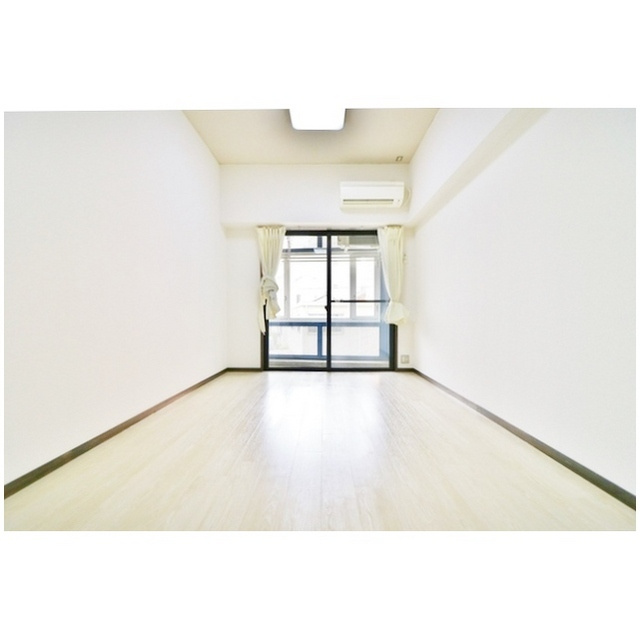 ＡＲＲＯＷ・ＣＯＵＲＴの居間・リビング