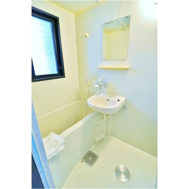 ＡＲＲＯＷ・ＣＯＵＲＴの浴室