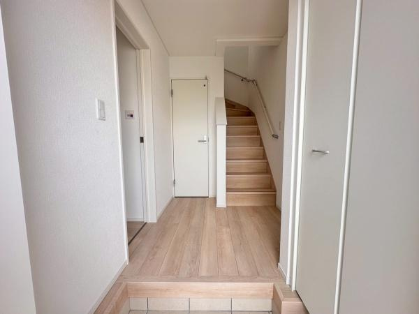 和歌山市新庄第2-1号棟　新築戸建の玄関