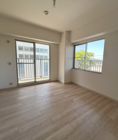 岸和田コーポラス3号棟の洋室|北西側洋室約6.0帖