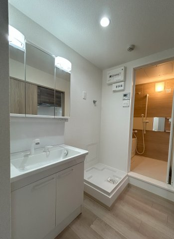 岸和田コーポラス3号棟の独立洗面台|洗面室