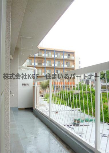 千本杉コーポのバルコニー|陽当たり良好なバルコニーです
